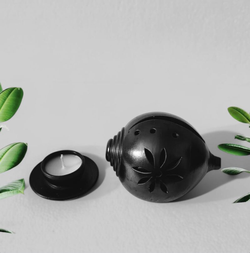 Scented Candles – Black Pottery Aroma Candle with Shankh Design
